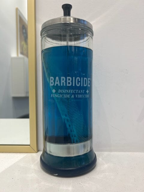 The Essential Guide to Disinfectant Solutions in Nail Salons: Keeping It Clean.